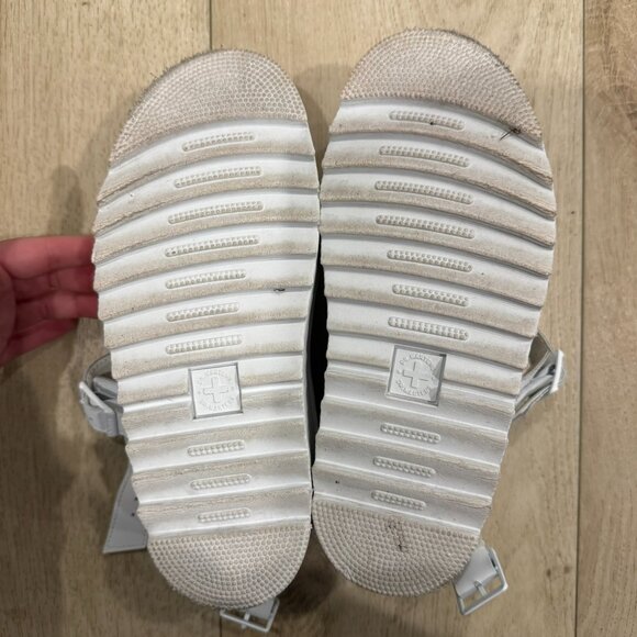 Dr Martens  Voss Mono Leather Platform Strap Sandals in White Voss Mono Leather - Picture 3 of 5